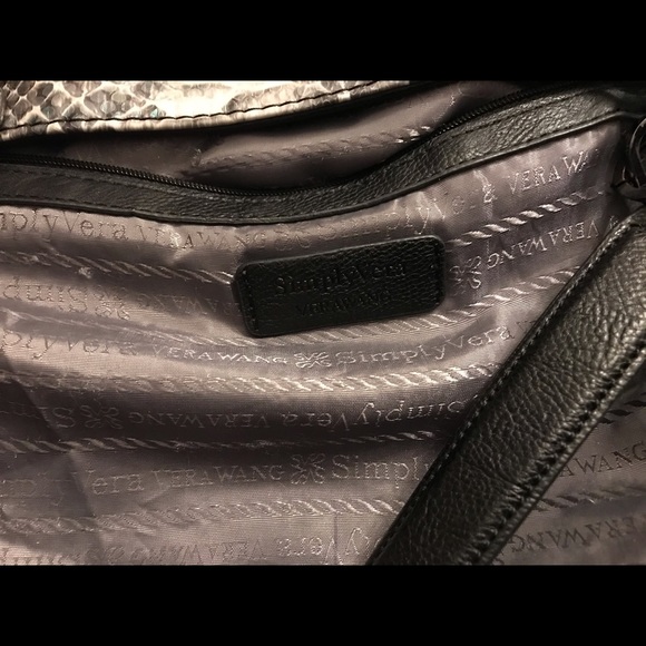 Sharp Iridescent Alligator Print Tote Bag! - Picture 10 of 16